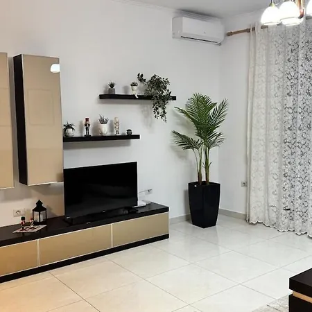 13 Bs Skanderbeg Square Apartment Tirana