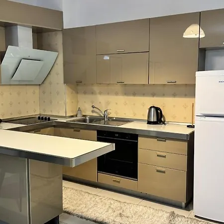 13 Bs Skanderbeg Square Apartamento